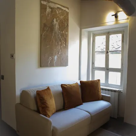 La Mansardina Beccheria 1 Double Bedroom, 1 Sofa Bed Apartment