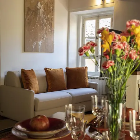 La Mansardina Beccheria 1 Double Bedroom, 1 Sofa Bed *