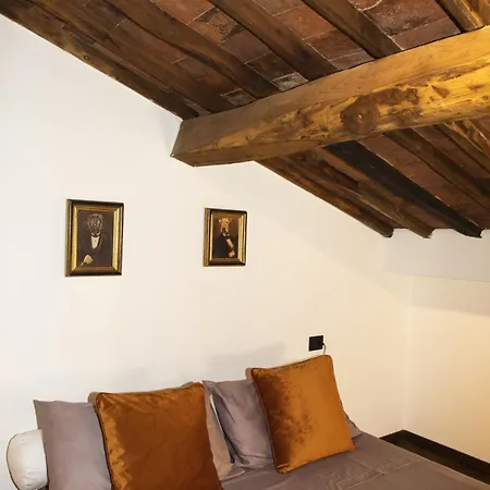 La Mansardina Beccheria 1 Double Bedroom, 1 Sofa Bed *