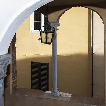 La Mansardina Beccheria 1 Double Bedroom, 1 Sofa Bed * Lucca